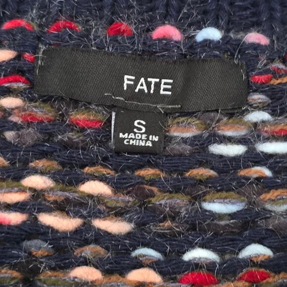 Women’s Cable Knit Sweater Sz S Oversize Tassel Boho Artsy Soft Cozy Whimsigoth - Picture 7 of 9